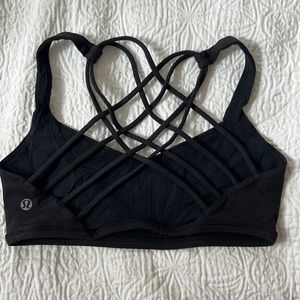 Lululemon free to be wild sports bra black in size 6